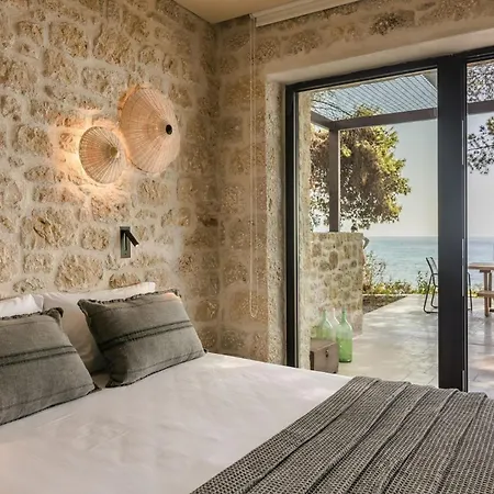 Remarkable Kardamyli Beachfront | Millennium Earl | 2 Bedrooms | Spacious Furnished Outdoor Area With Spectacular Sea Views | Ritsa * Λεύκτρο